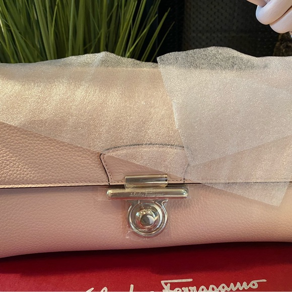 Authentic Salvatore Ferragamo Glam Leather Shoulder Bag - Picture 5 of 13